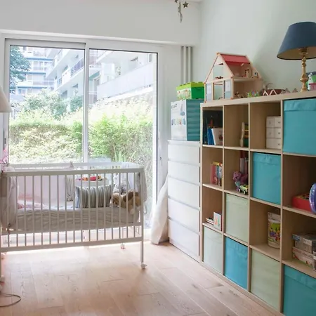 Charming Near Montparnasse Апартаменты Париж