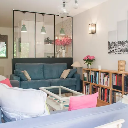 Апартаменты Charming Near Montparnasse